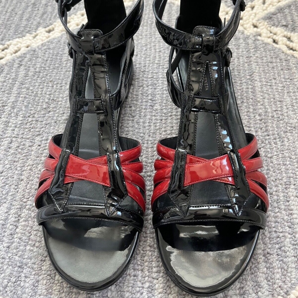 Bottega Veneta black & burgundy patent leather gladiator style sandals, 39